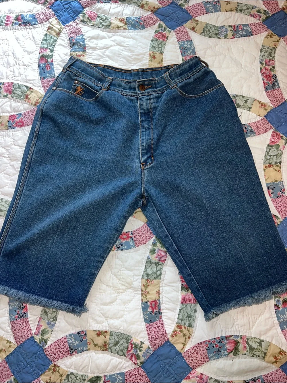 Vintage Braxton Stretch Denim Long Bermuda Shorts Frayed Hem Plus Size 18